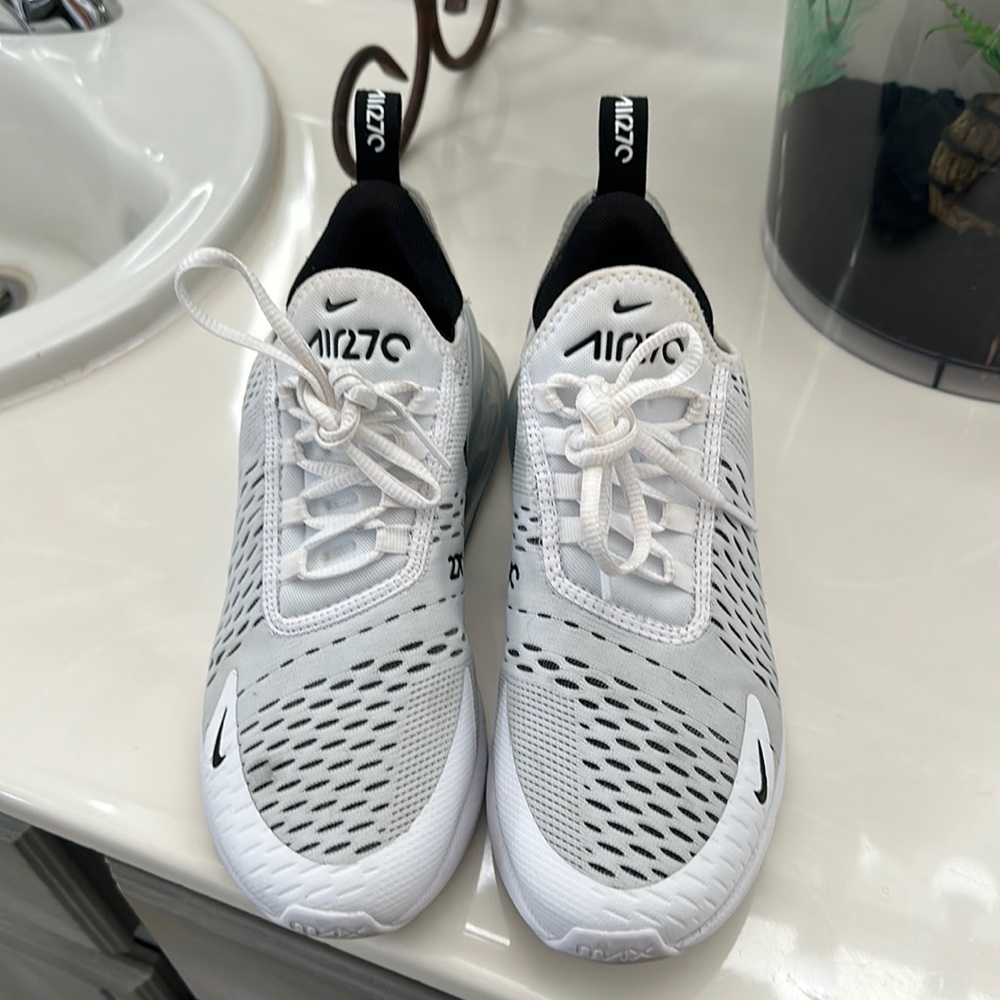 Women’s Nike Air 27c